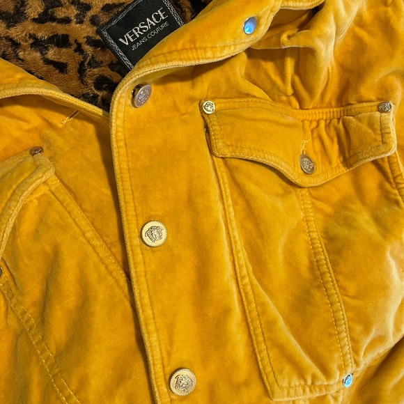 VERSACE • RARE VINTAGE YELLOW VELVET & LEOPARD MEDUSA JACKET - Picture 5 of 9